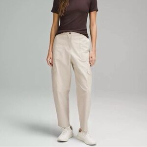 Lululemon Light Utilitech Cargo Pocket High-Rise Pant Natural Ivory Size 32